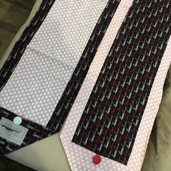 NWT Set of 2 Hand Crafted Runners - Picture 3 of 8